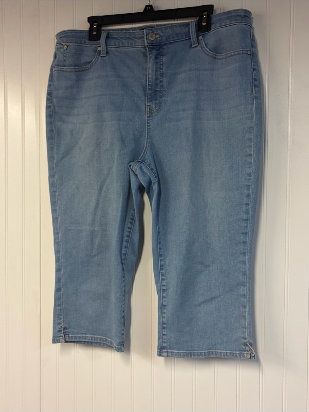 Talbots Denim Capri Pants Light Wash Size 16